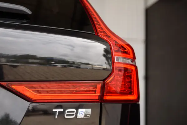 Volvo XC 60 2.0 T8 PHEV R-Design AWD 14