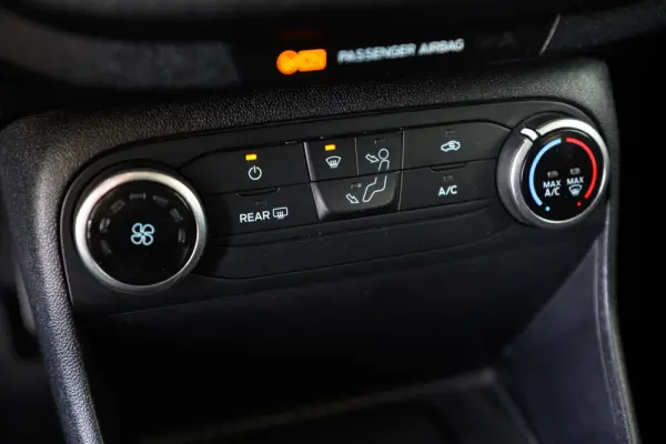 Ford Fiesta 1.0 EcoBoost Trend Connected 37