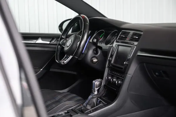 Volkswagen Golf 1.4 GTE Plug-in-Hybrid DSG 56