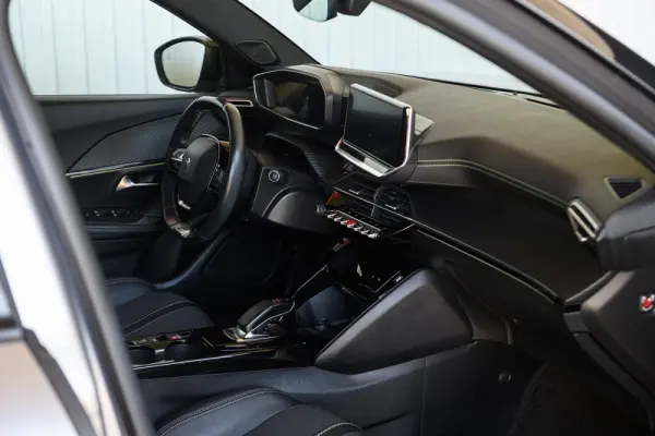 Peugeot e-2008 50 kWh GT Pack 60