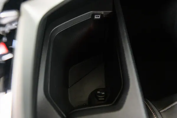 Peugeot 3008 1.2 Hybrid Allure e-DCS6 52
