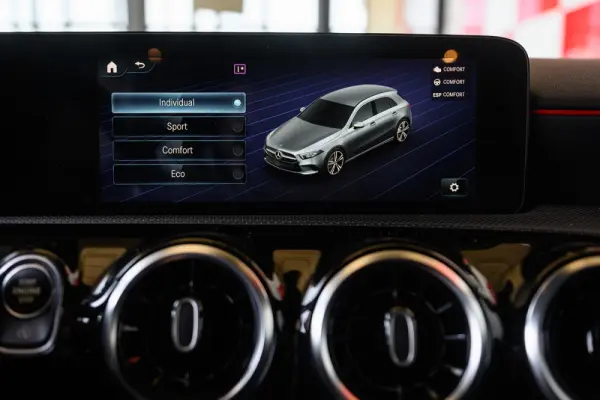 Mercedes-Benz A 180 d AMG Line Aut. 57