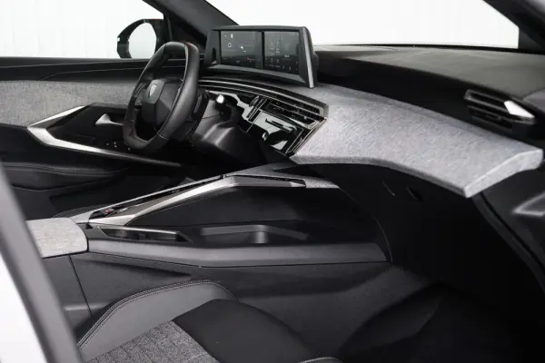 Peugeot 3008 1.2 Hybrid Allure e-DCS6 19
