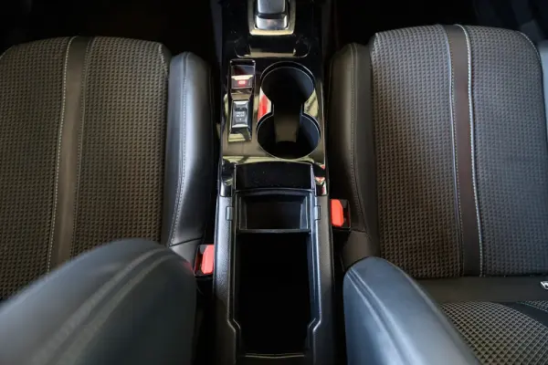 Peugeot e-2008 50 kWh GT Pack 56