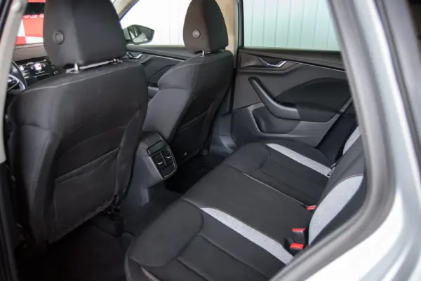 Skoda Kamiq 1.0 TSI Ambition DSG 27