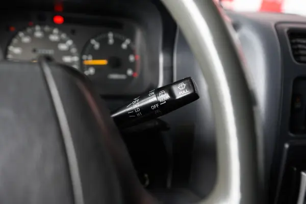 Toyota HiAce 2.4 D LXH12LG 25