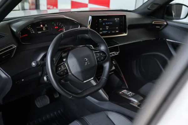 Peugeot 2008 1.2 PureTech Allure EAT8 25