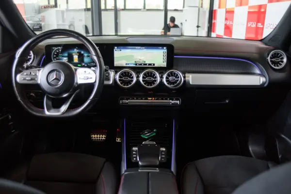 Mercedes-Benz EQB 350 4Matic AMG Line 52