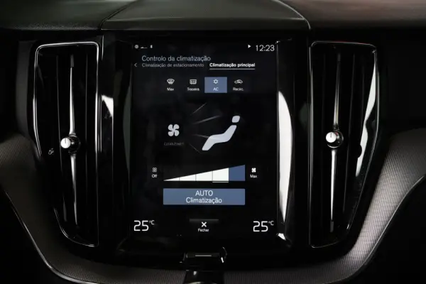 Volvo XC 60 2.0 T8 PHEV R-Design AWD 40