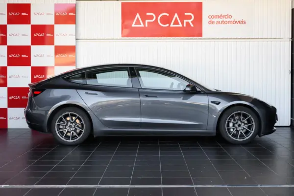 Tesla Model 3 Standard Range Plus RWD 4