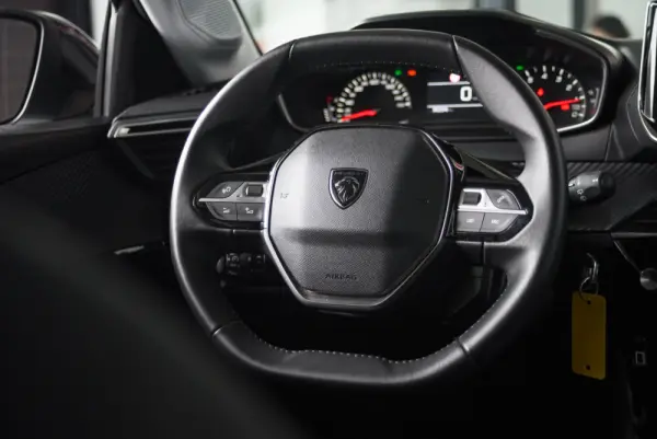 Peugeot 208 1.2 PureTech Active 47