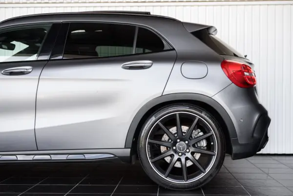 Mercedes-Benz GLA 45 AMG 4-Matic 10
