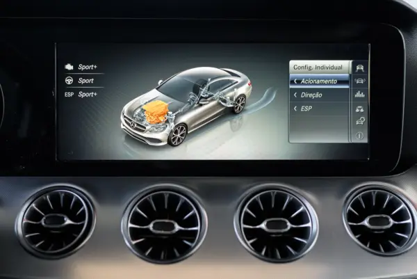 Mercedes-Benz E 220 d 9G-TRONIC Avantgarde 44