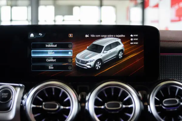 Mercedes-Benz EQB 350 4Matic AMG Line 37