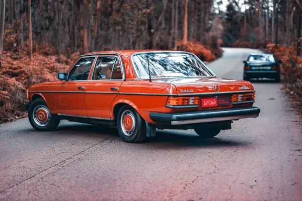 Mercedes-Benz 240 D US-Spec 8