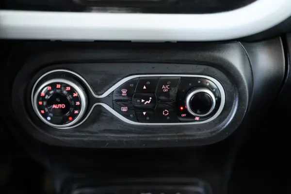Renault Twingo E-Tech Techno 80 Urban Range 26