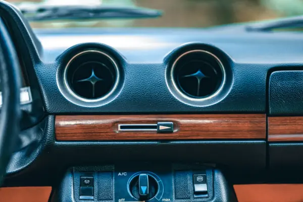 Mercedes-Benz 240 D US-Spec 40