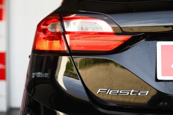 Ford Fiesta 1.0 EcoBoost Trend Connected 18