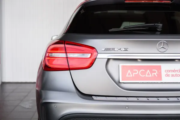 Mercedes-Benz GLA 45 AMG 4-Matic 13