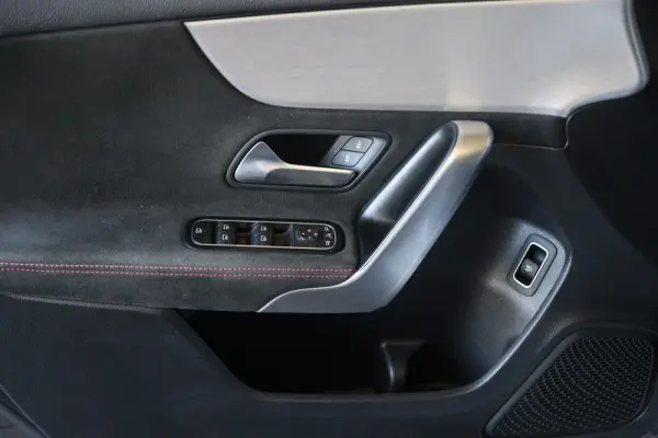 Mercedes-Benz A 180 Limousine d AMG Line Aut. 25