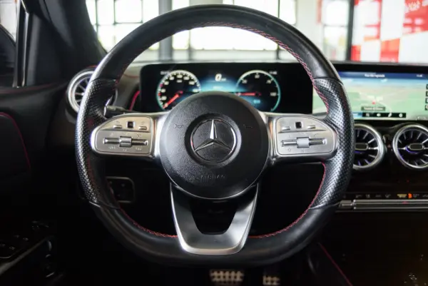 Mercedes-Benz EQB 350 4Matic AMG Line 32