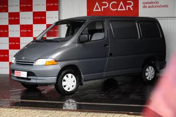 Toyota HiAce 2.4 D LXH12LG 9
