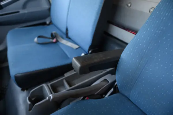 Mitsubishi Fuso Canter 3C13 36