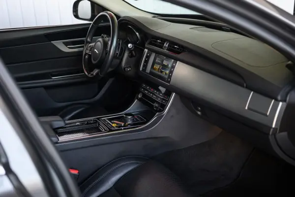 Jaguar XF 2.0 D R-Sport Aut. 66