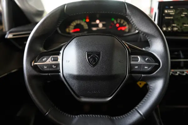 Peugeot 208 1.2 PureTech Active Pack 37