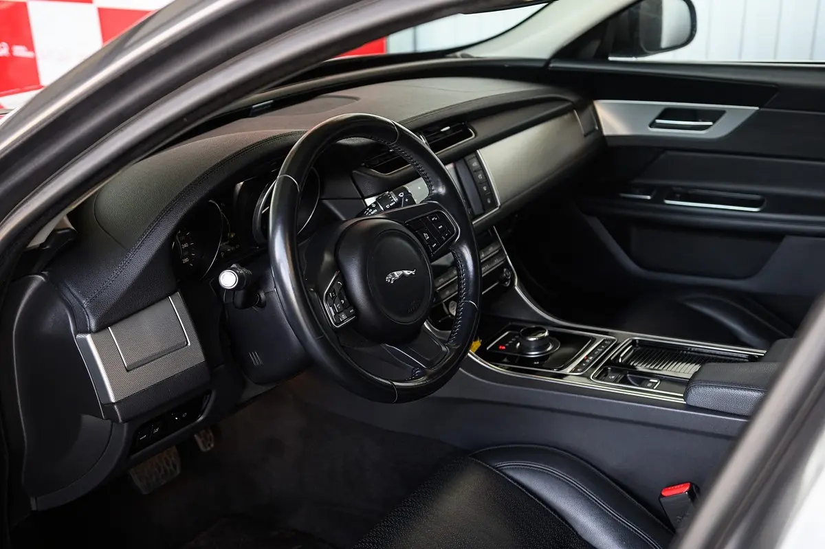 Jaguar XF 2.0 D R-Sport Aut. 26