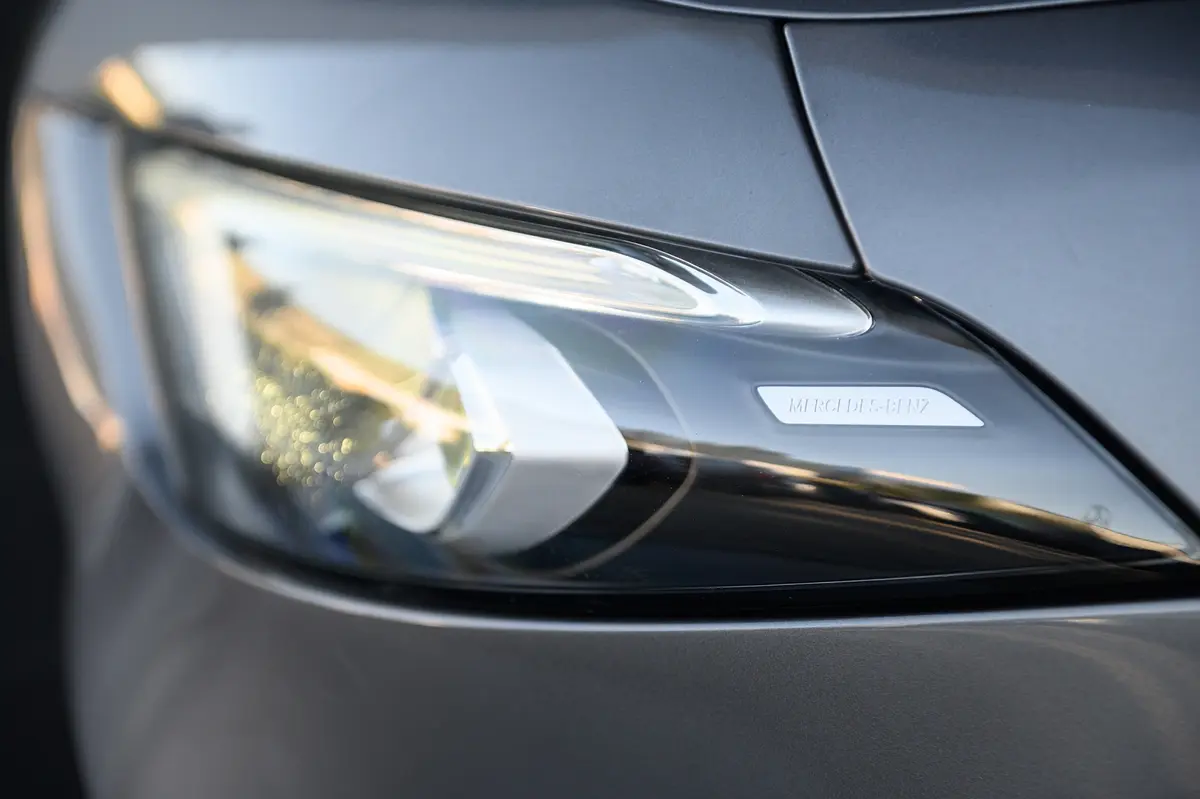 Mercedes-Benz A 180 Limousine d AMG Line Aut. 13