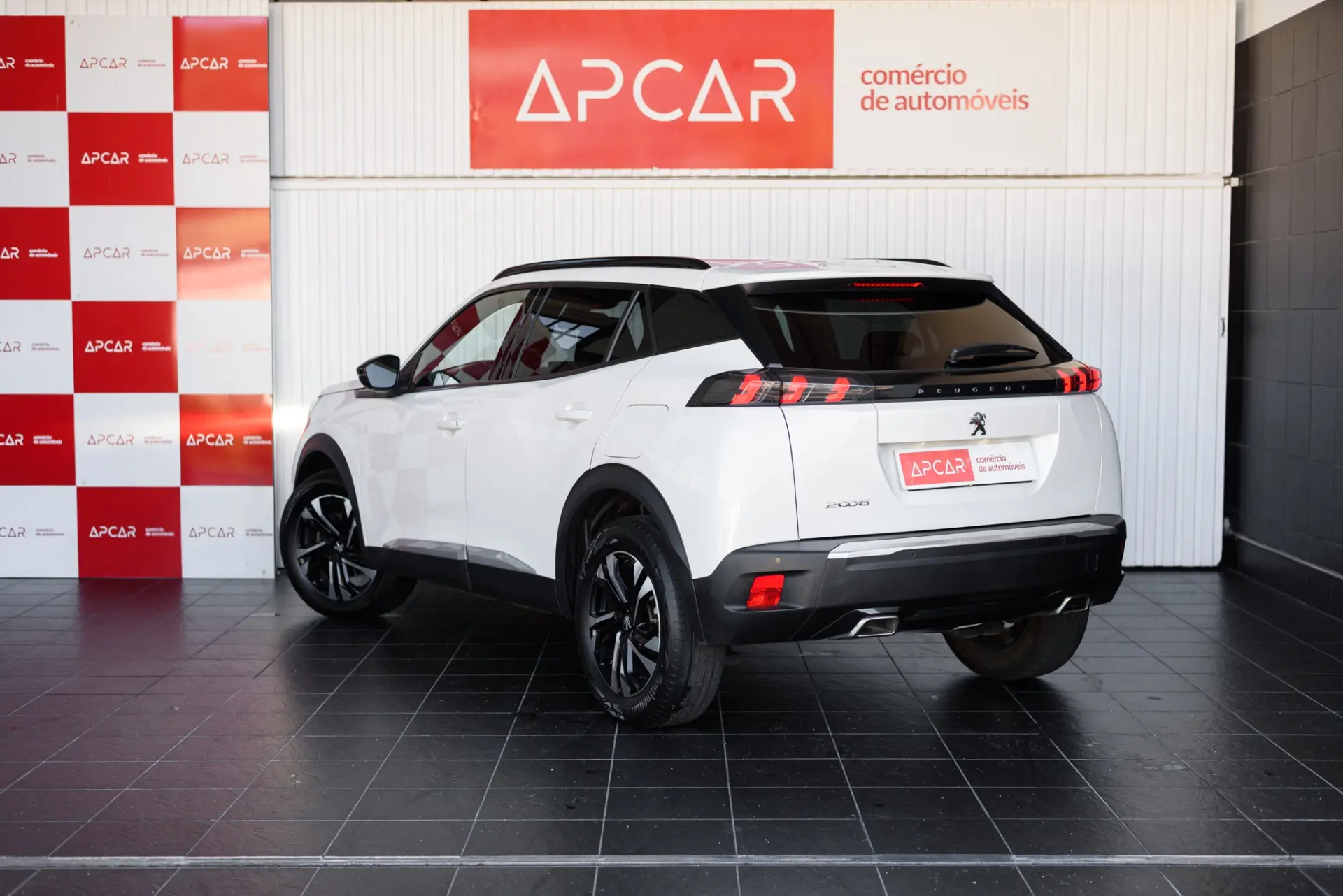 Peugeot 2008 1.2 PureTech Allure EAT8 7