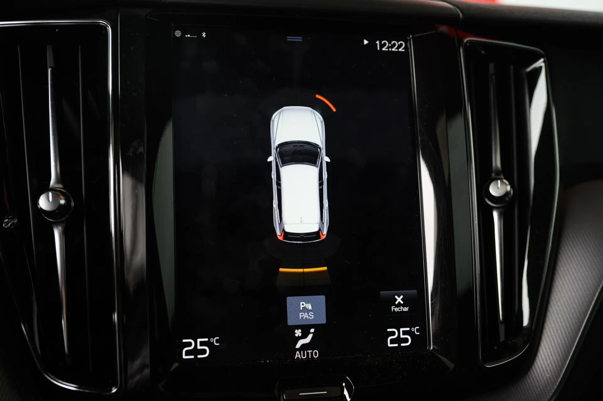 Volvo XC 60 2.0 T8 PHEV R-Design AWD 39