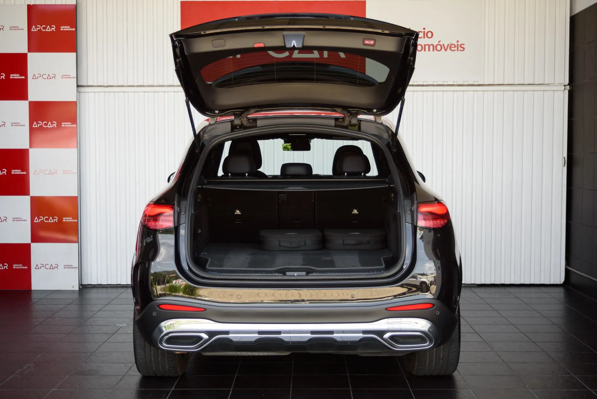 Mercedes-Benz GLC 300 de 4Matic 10