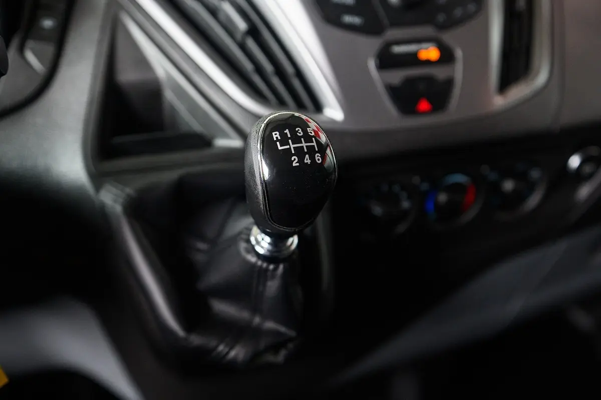 Ford Transit Custom Adaptada p/ 3 cadeiras de rodas 42