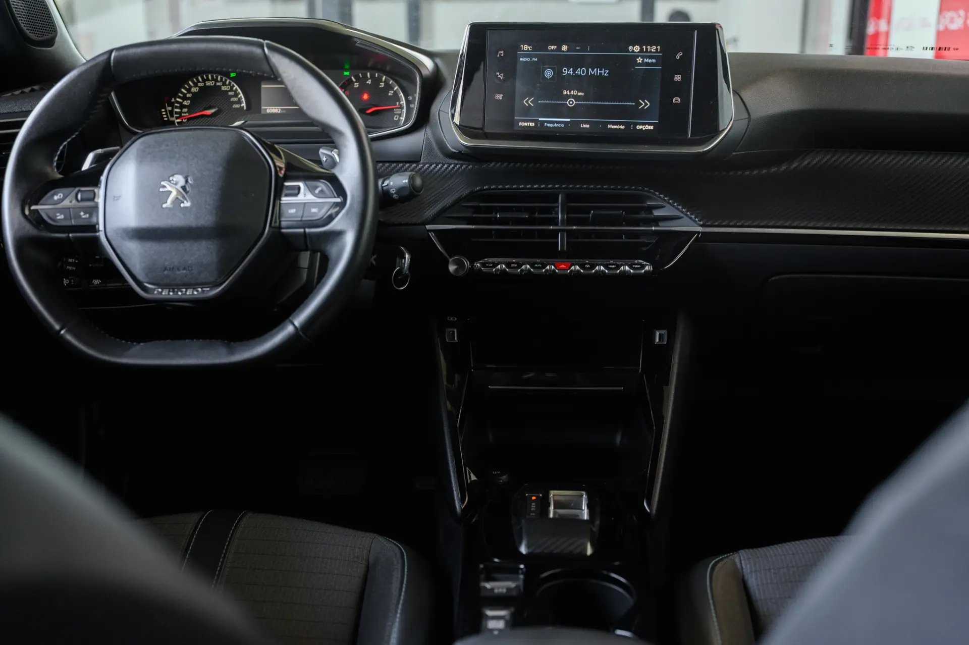 Peugeot 2008 1.2 PureTech Allure EAT8 46