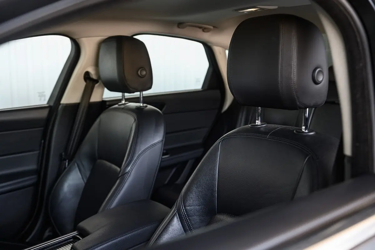 Jaguar XF 2.0 D R-Sport Aut. 34