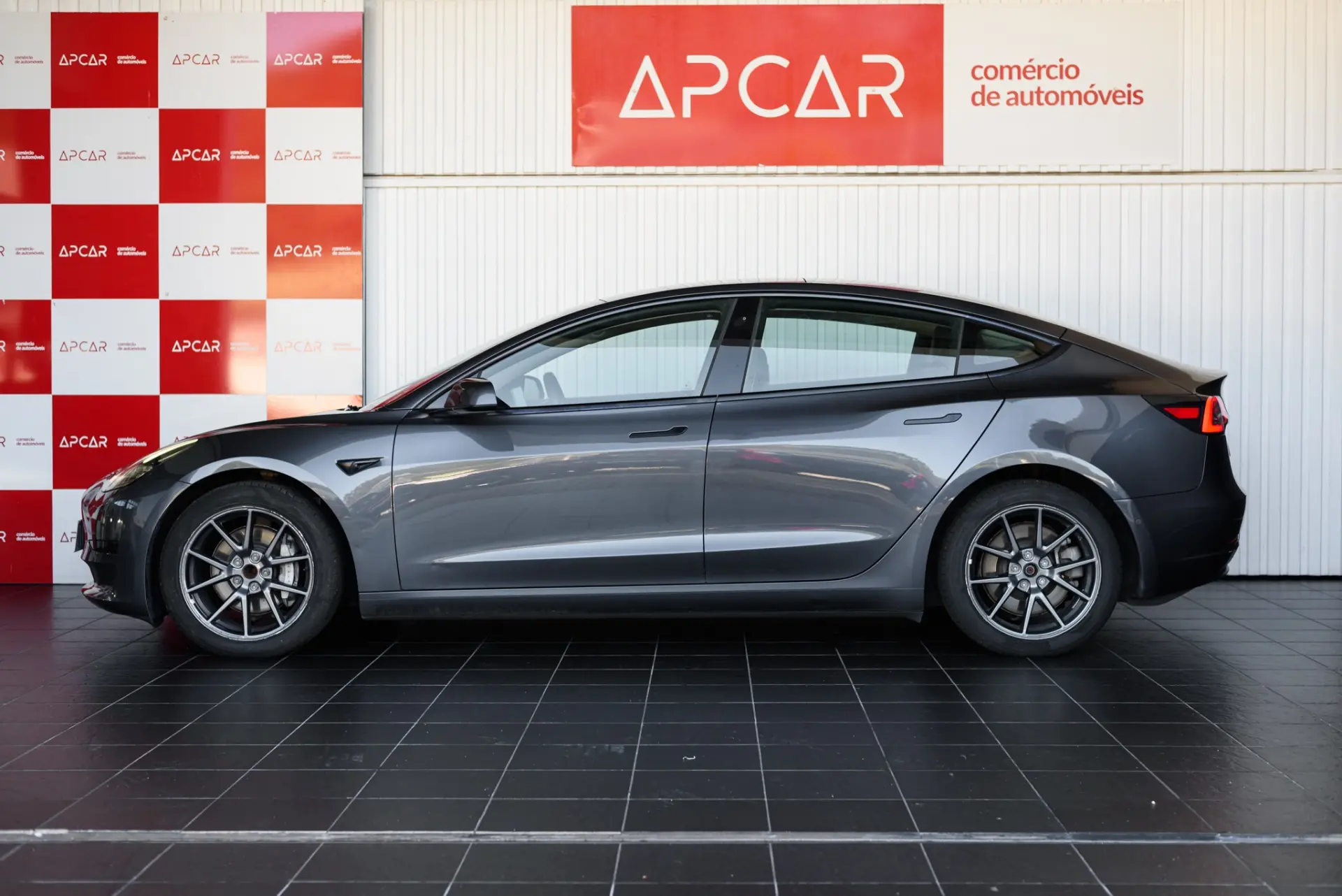 Tesla Model 3 Standard Range Plus RWD 8