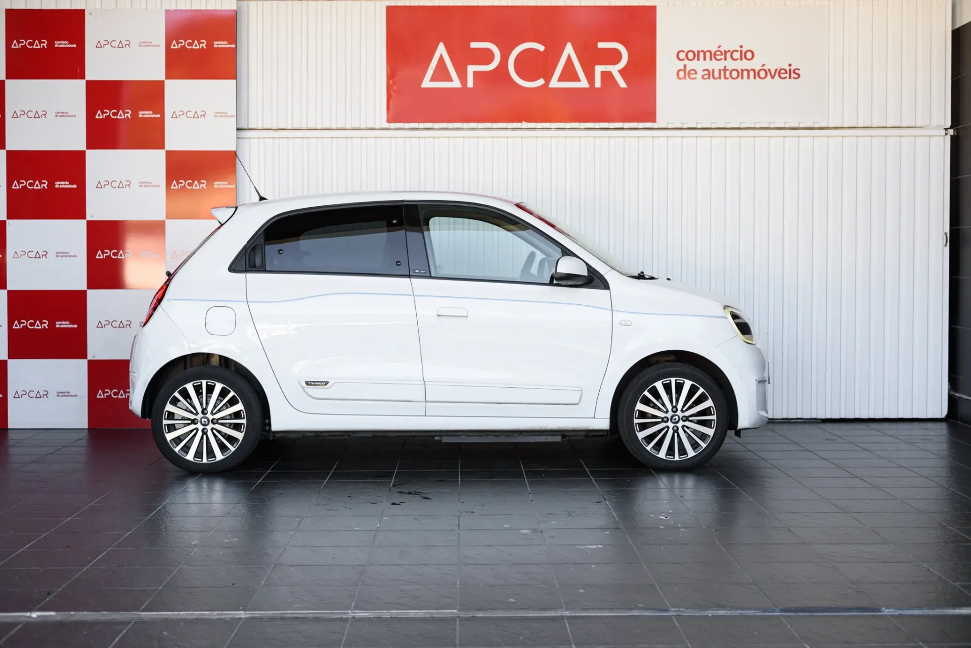 Renault Twingo E-Tech Techno 80 Urban Range 4