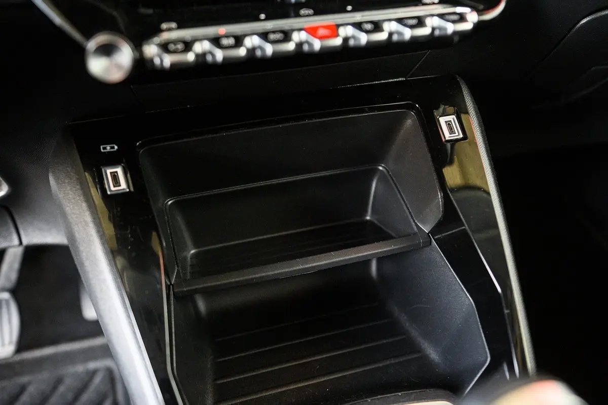 Peugeot 208 1.2 PureTech Active Pack 46