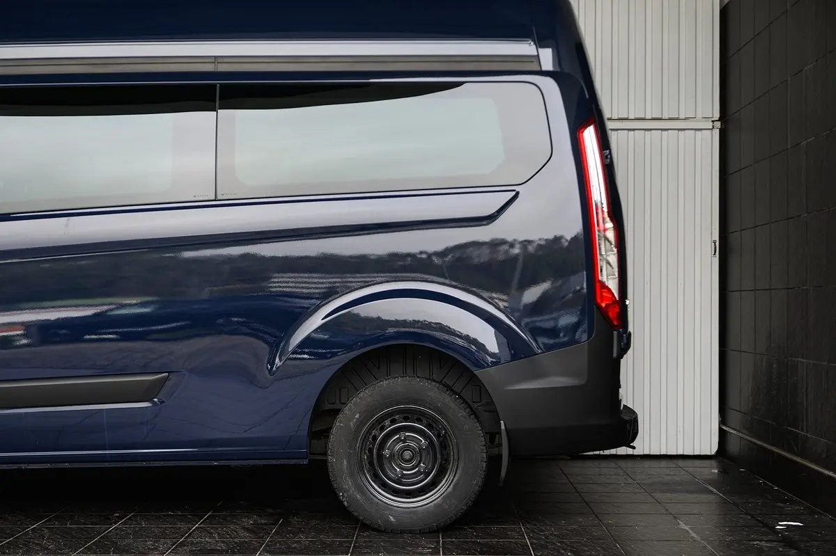 Ford Transit Custom Adaptada p/ 3 cadeiras de rodas 13
