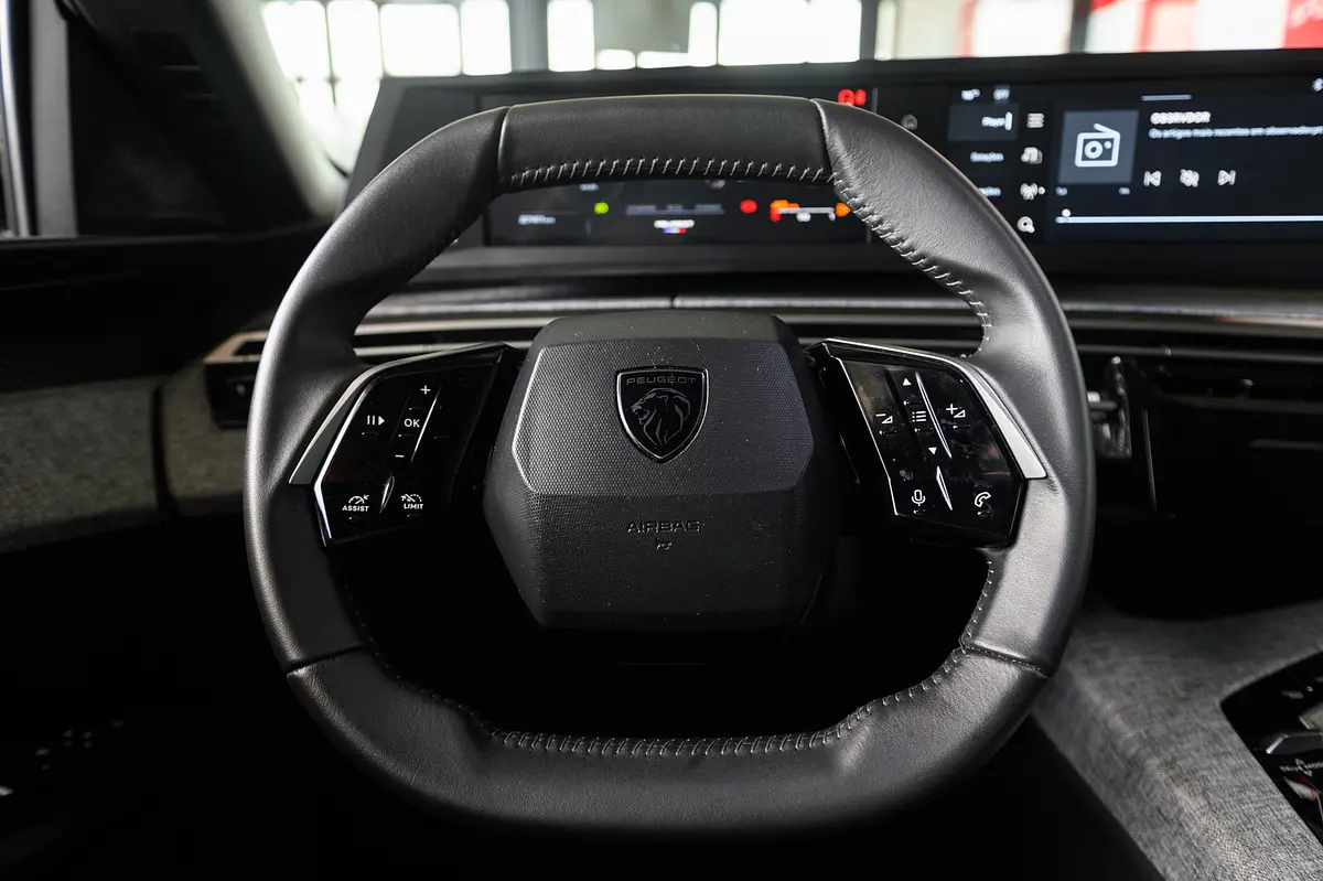 Peugeot 3008 1.2 Hybrid Allure e-DCS6 24