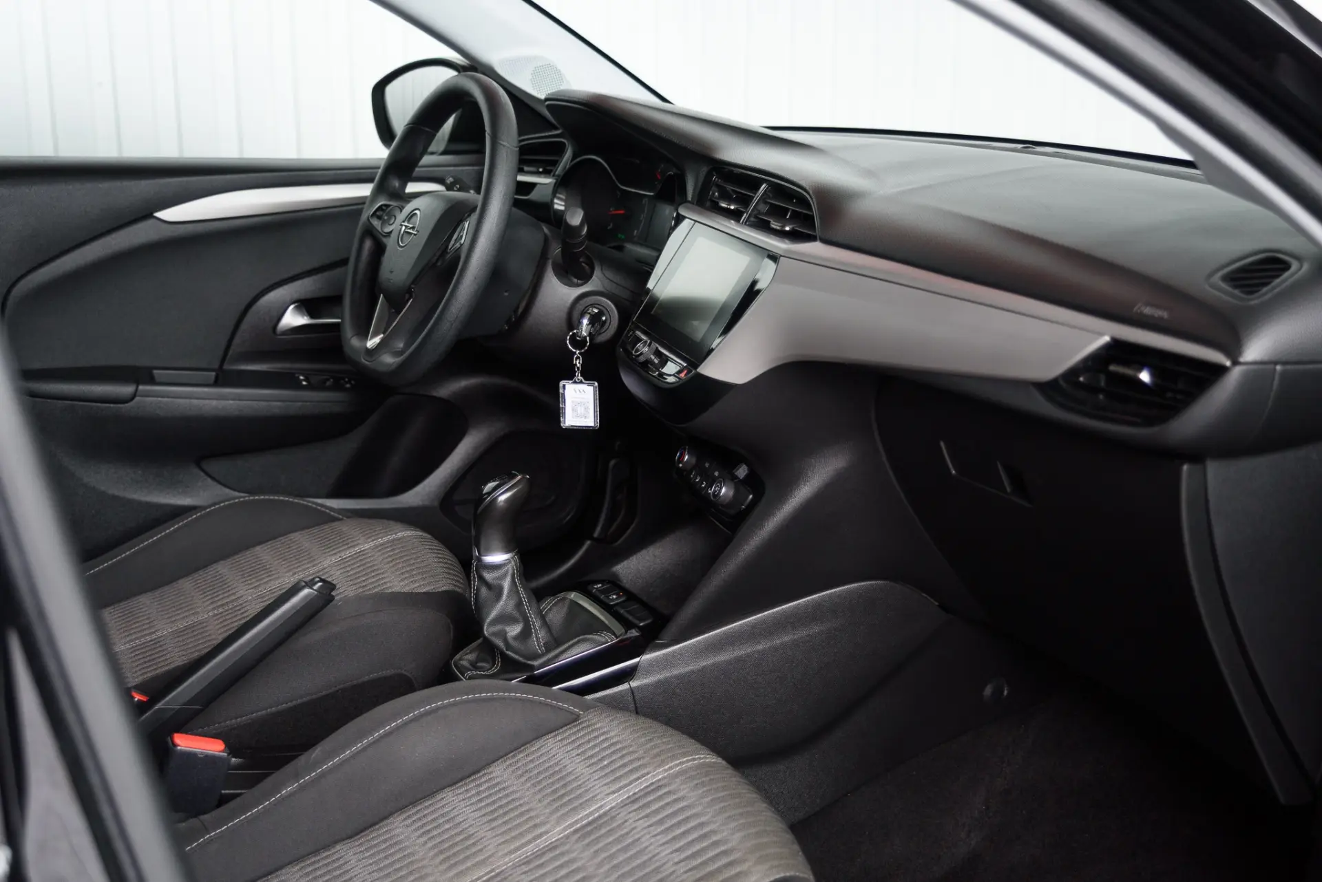 Opel Corsa 1.2 Business 36