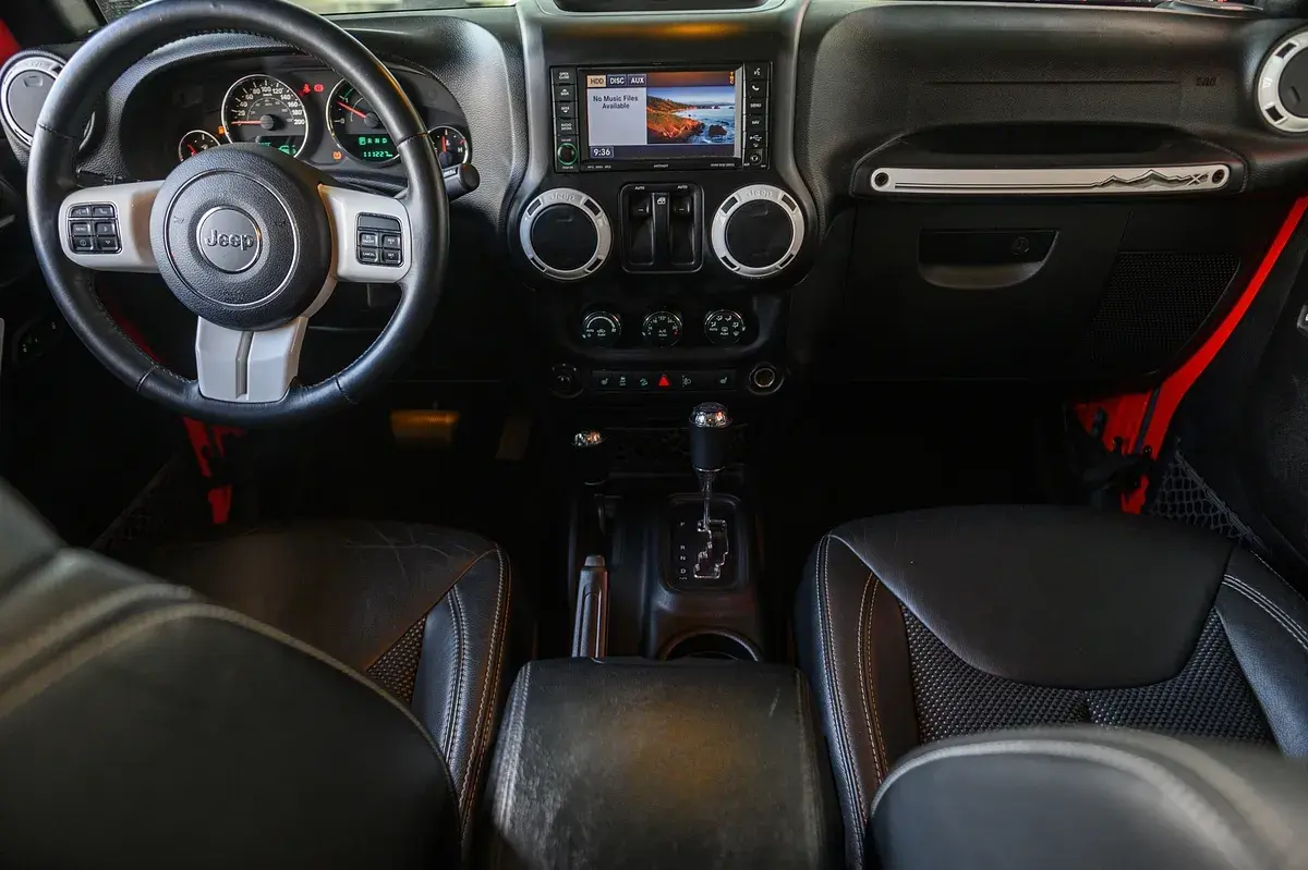 Jeep Wrangler 2.8 CRD Auto Sport 37