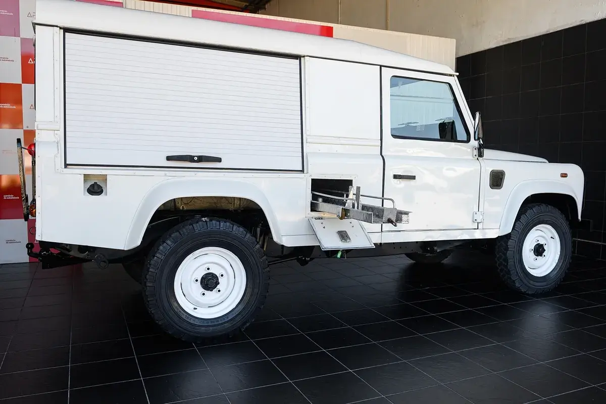 Land Rover Defender 90 SW 2.5 Td5 E 10