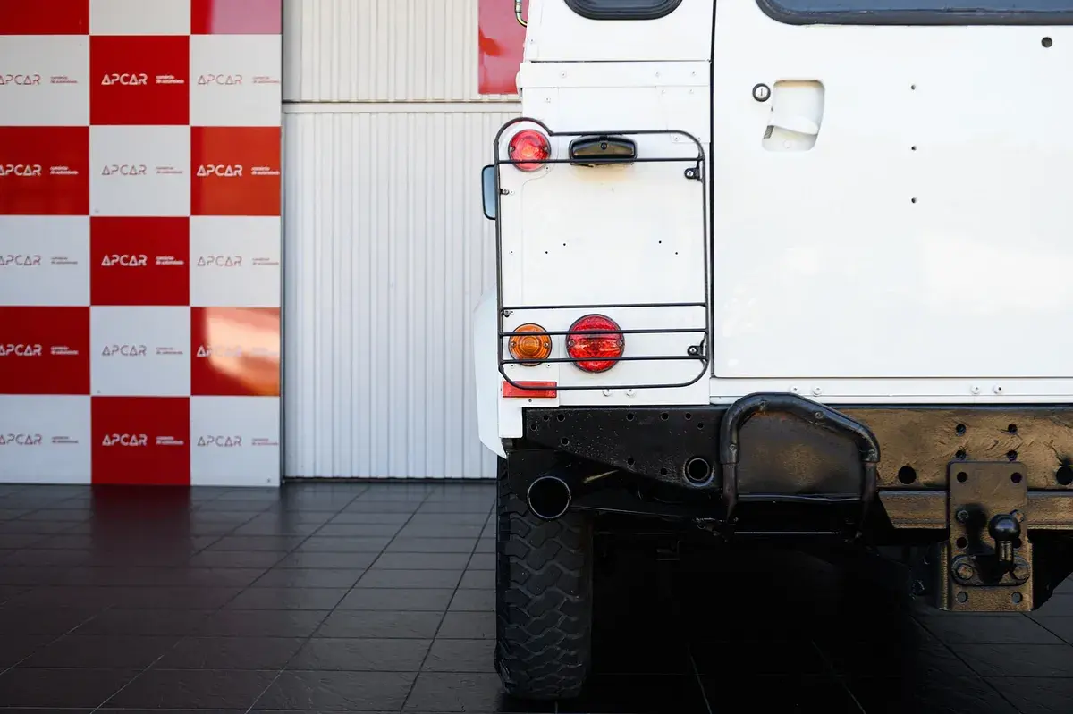Land Rover Defender 90 SW 2.5 Td5 E 13