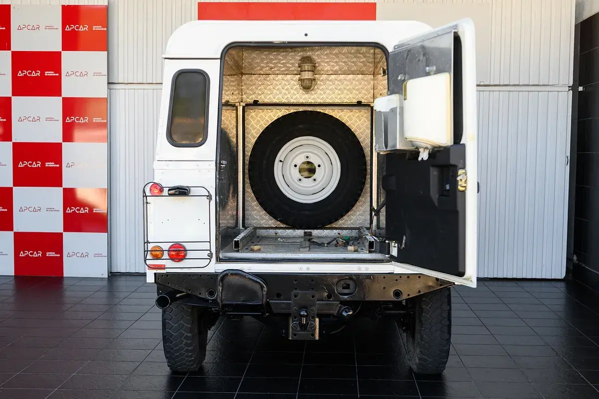 Land Rover Defender 90 SW 2.5 Td5 E 16