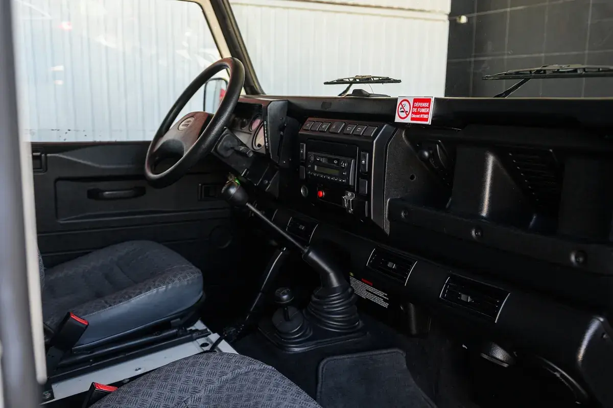 Land Rover Defender 90 SW 2.5 Td5 E 24