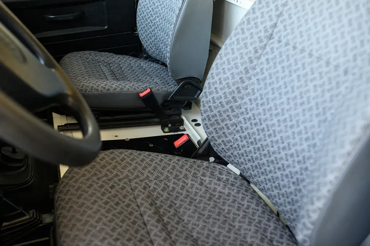 Land Rover Defender 90 SW 2.5 Td5 E 27