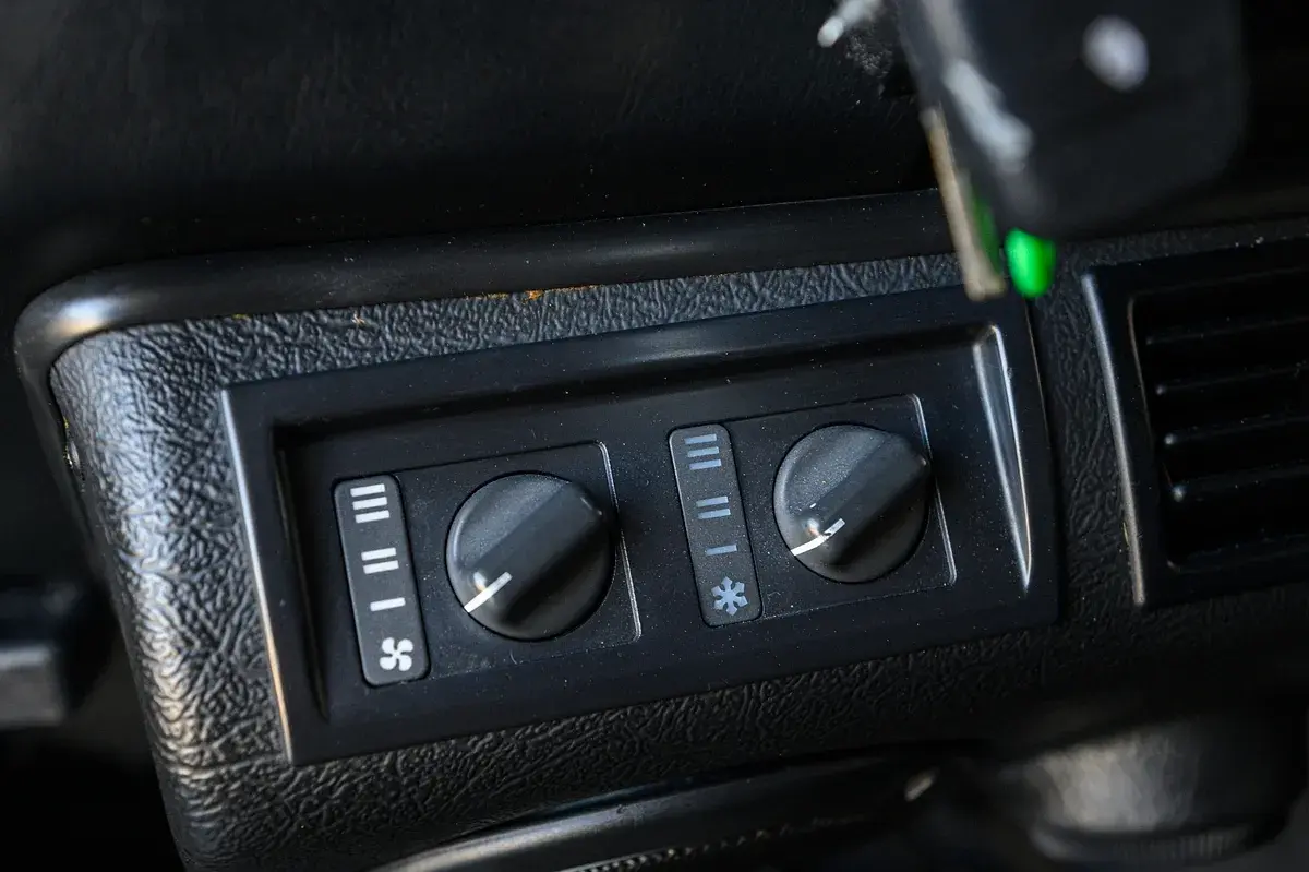 Land Rover Defender 90 SW 2.5 Td5 E 33